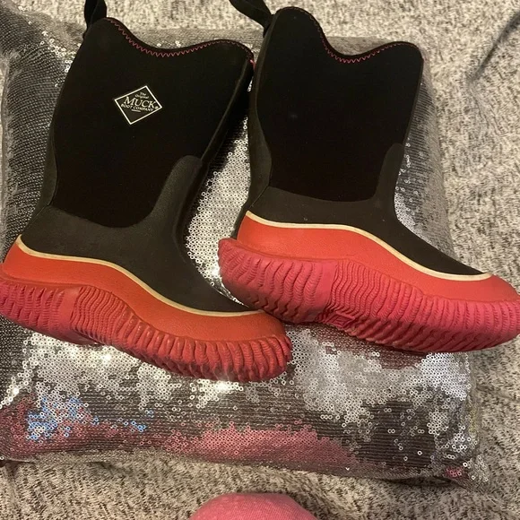 Muck boots kids 10